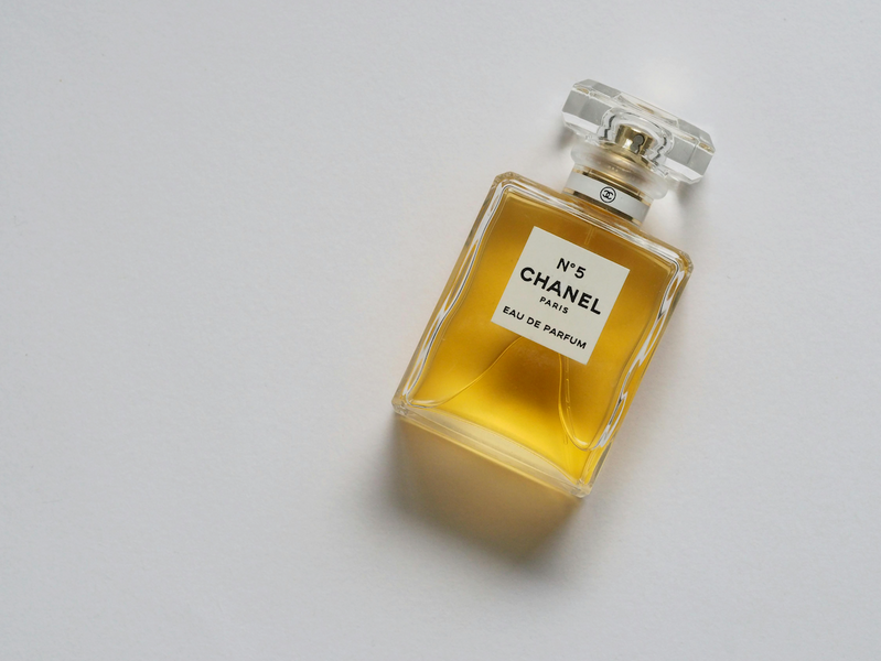Perfumes de hombre de alta gama: el toque final de sofisticación en tu estilo