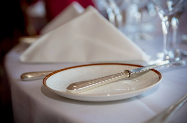 Restaurantes de lujo en Sevilla donde merecen ir con Traje (aunque no sea obligatorio)